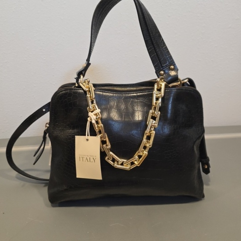 Claudia Firenze Italy Black Leather Shoulder Bag With Gold Chain